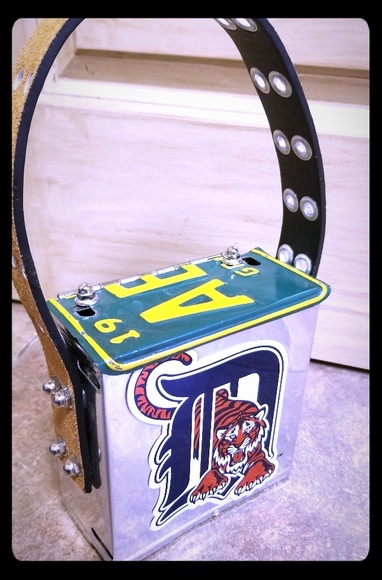 Detroit Tigers License Plate Purse - Picture 1 of 5